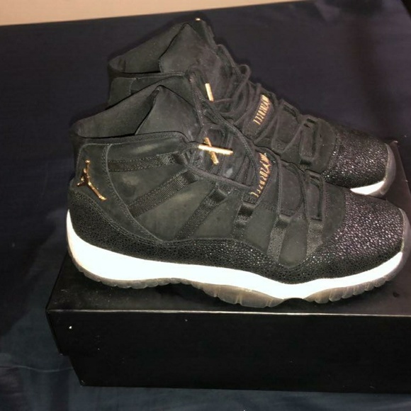 Air Jordan 11 Retro - Picture 2 of 6